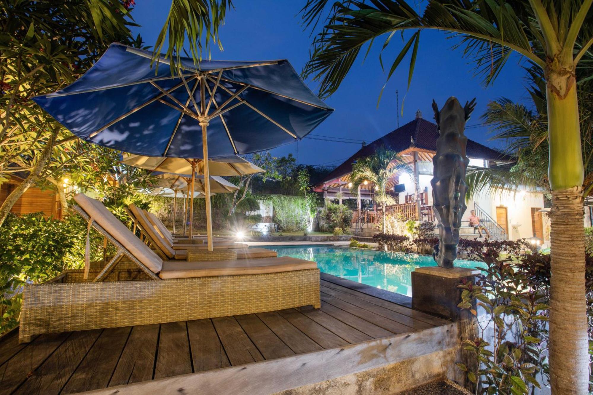 Lembongan Mantra Huts Hotel Exterior photo