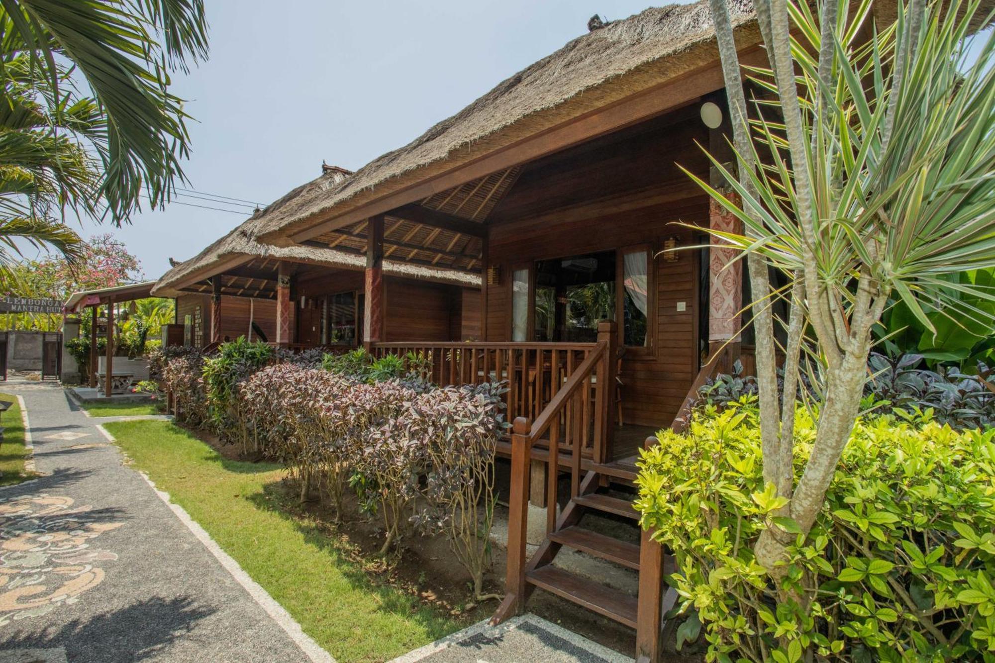 Lembongan Mantra Huts Hotel Exterior photo