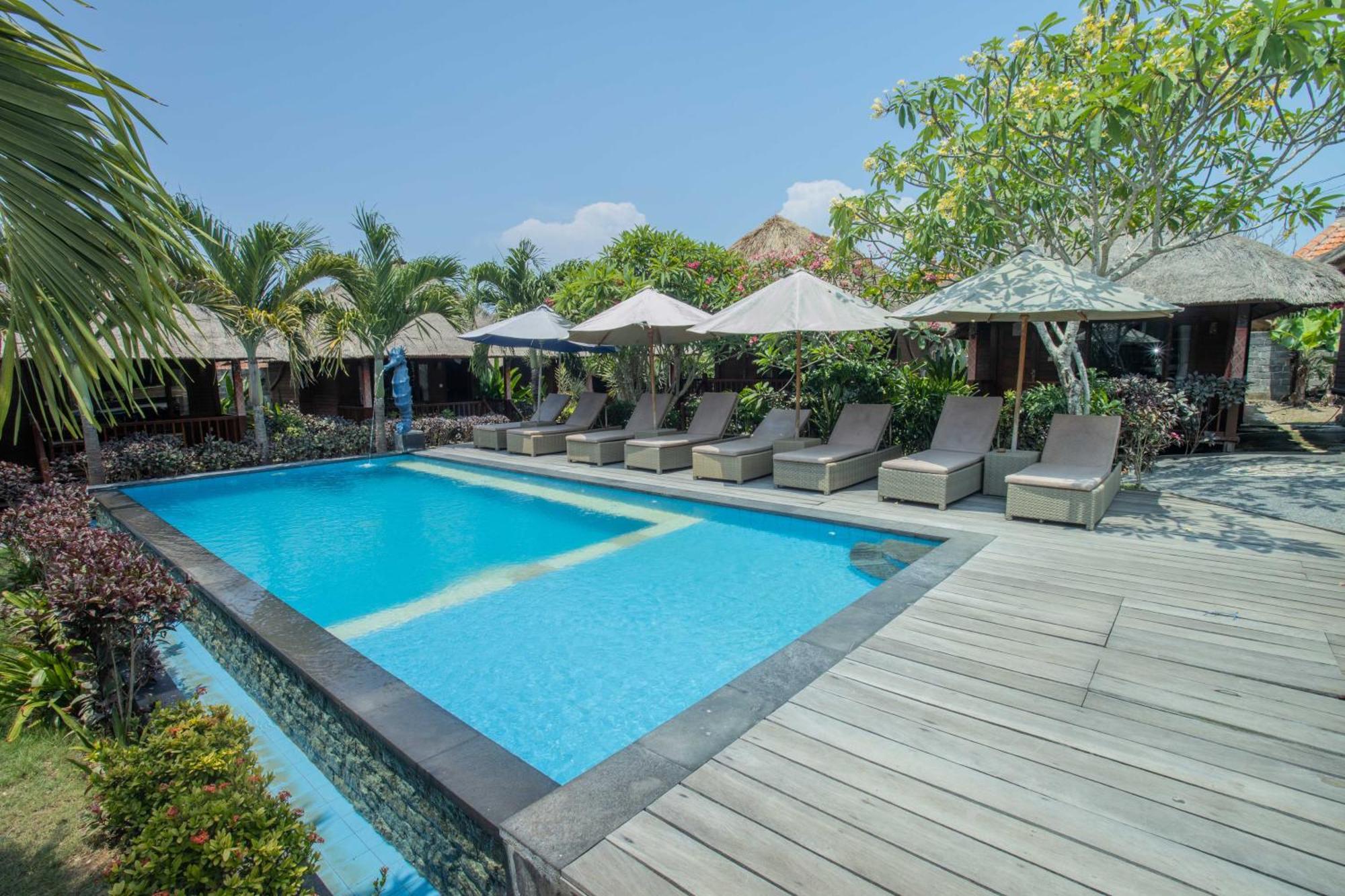 Lembongan Mantra Huts Hotel Exterior photo