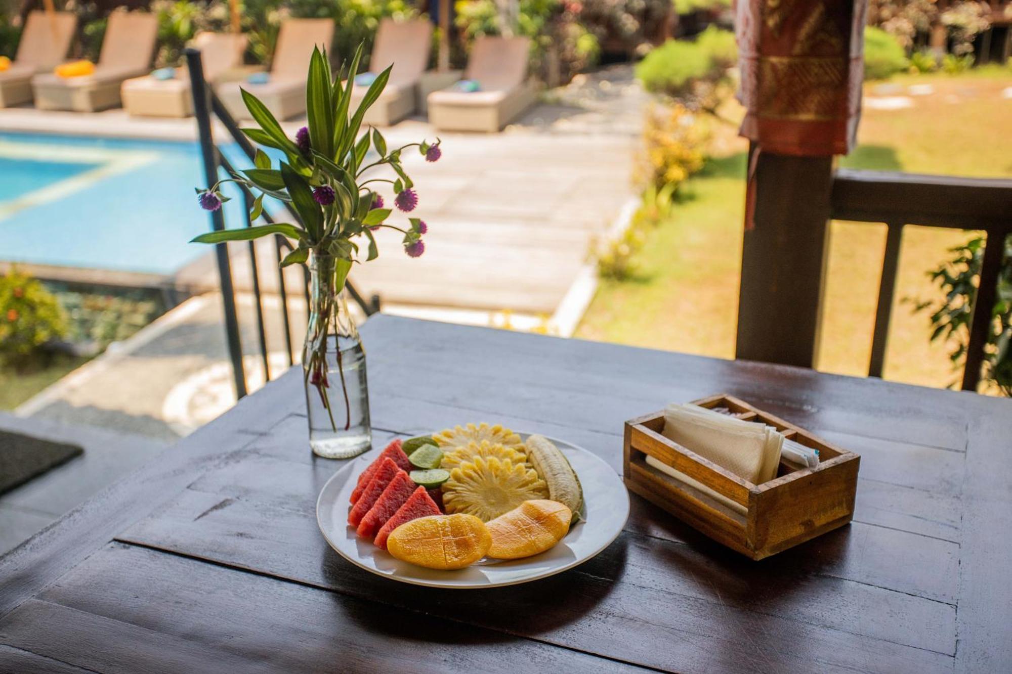 Lembongan Mantra Huts Hotel Exterior photo